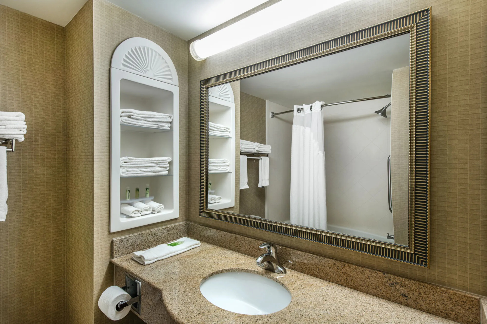 Holiday Inn Express Hotel & Suites Tilton - Lakes Region