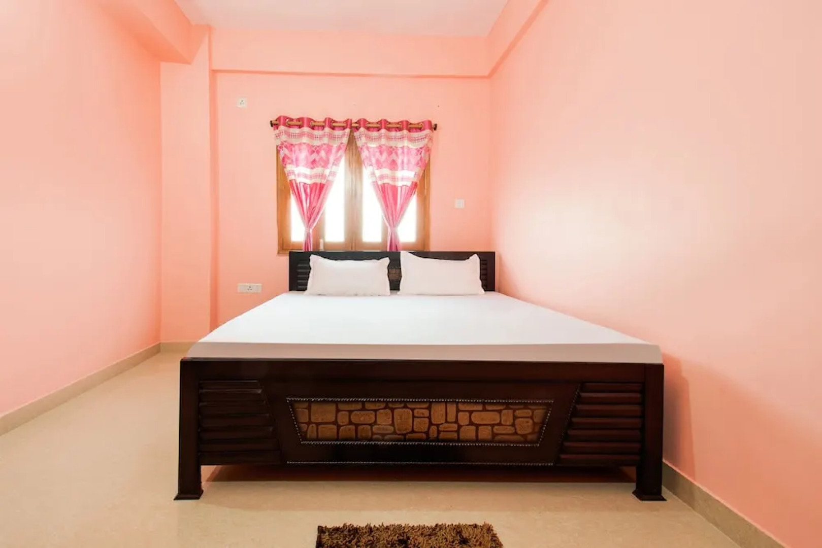 SPOT ON 46370 Green Highway