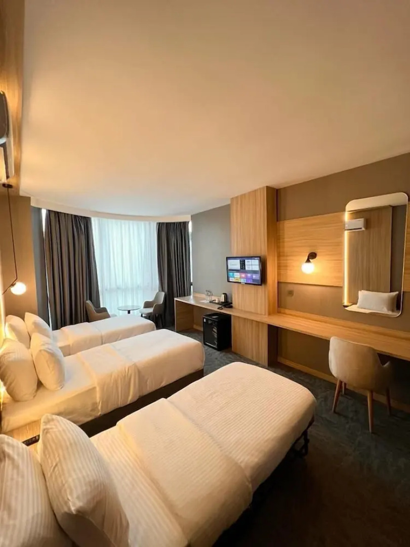 Royal Mass Airport Business Hotel