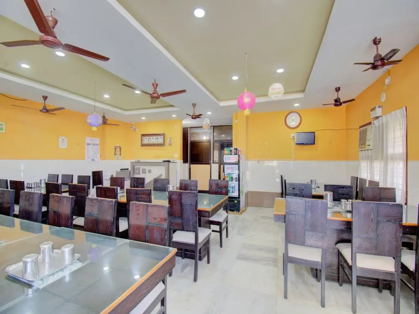 OYO 30435 Mahalashmi Park Hotel