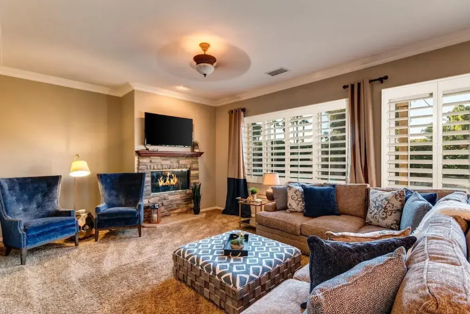 Palm Grove by AvantStay | 15mins From Coachella - Desert Villa - Sleeps 14