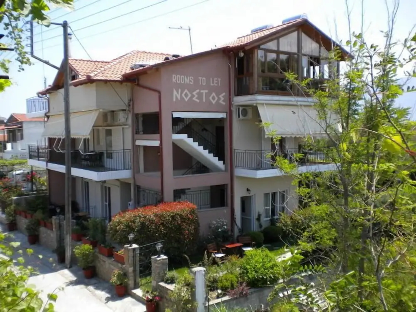 Nostos Apartments