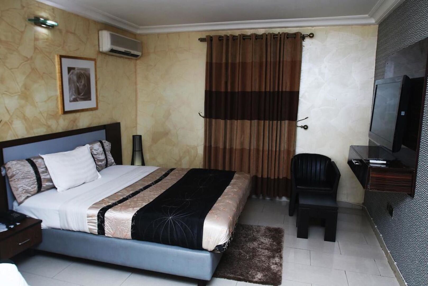 Jonaith Hotels & Suites