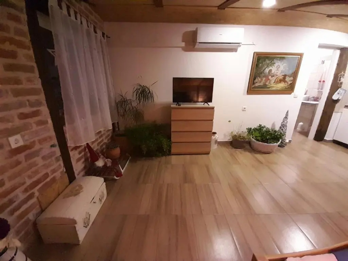 Apartman Ada