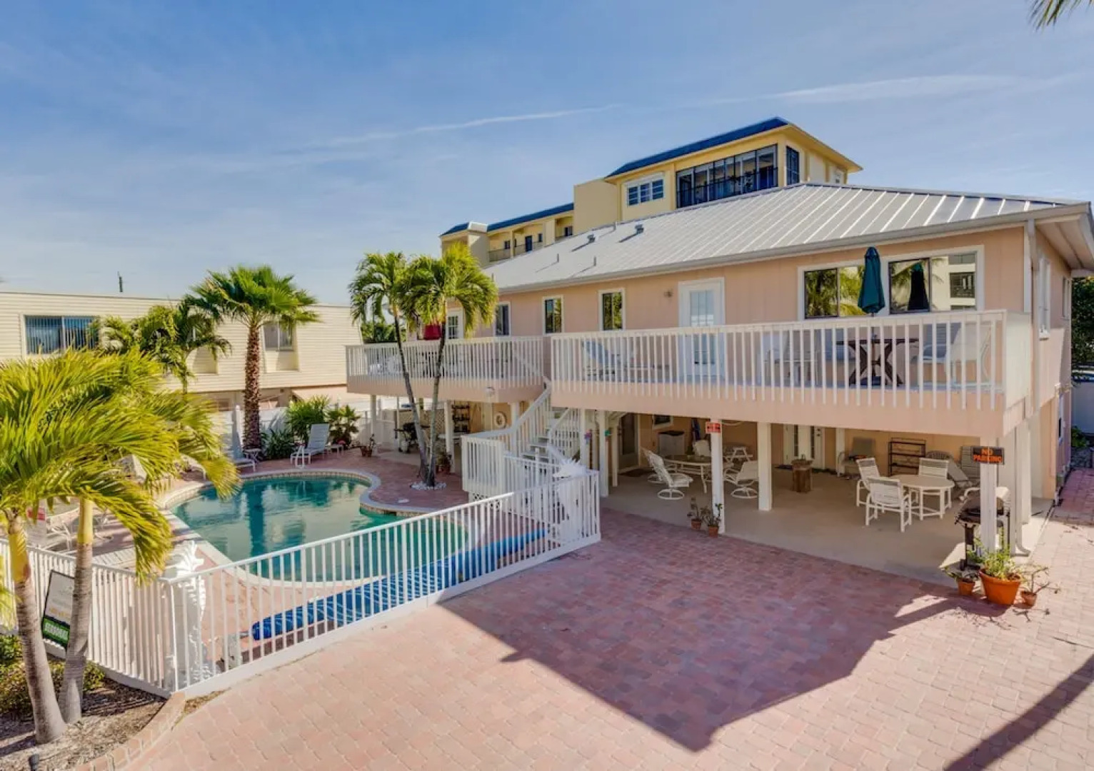 Sea Horse Upper Level