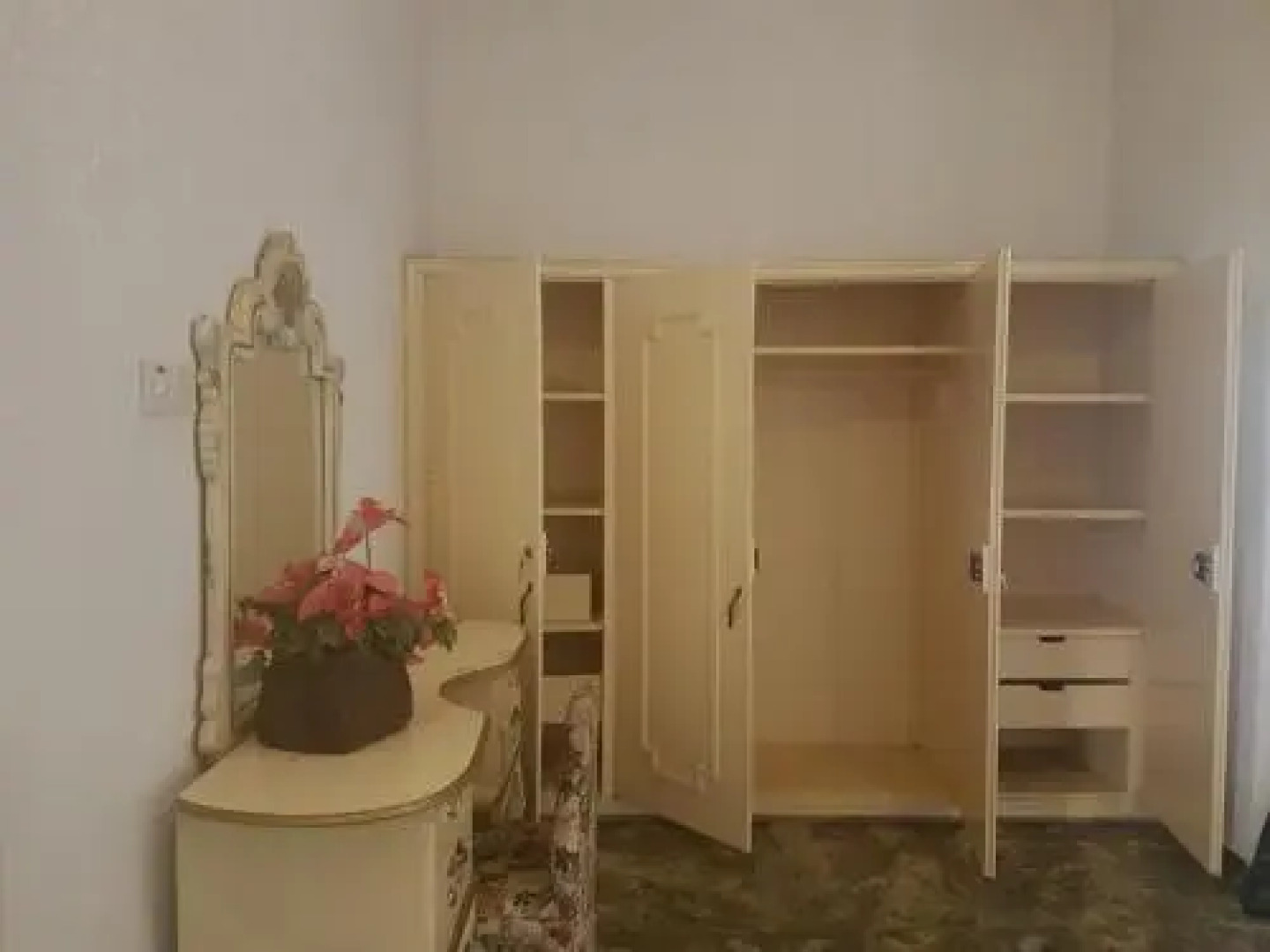 Hatfield Hotel And Suites