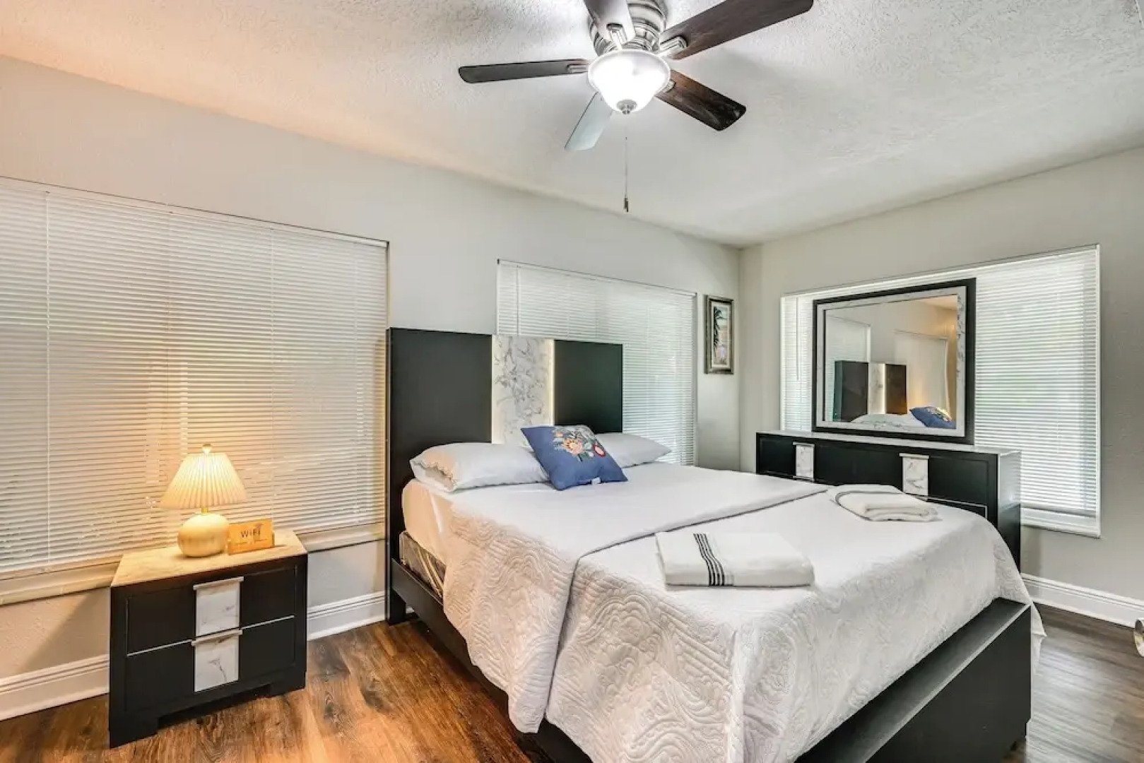 7 Mi to Busch Gardens: Lutz Home w/ Patio!