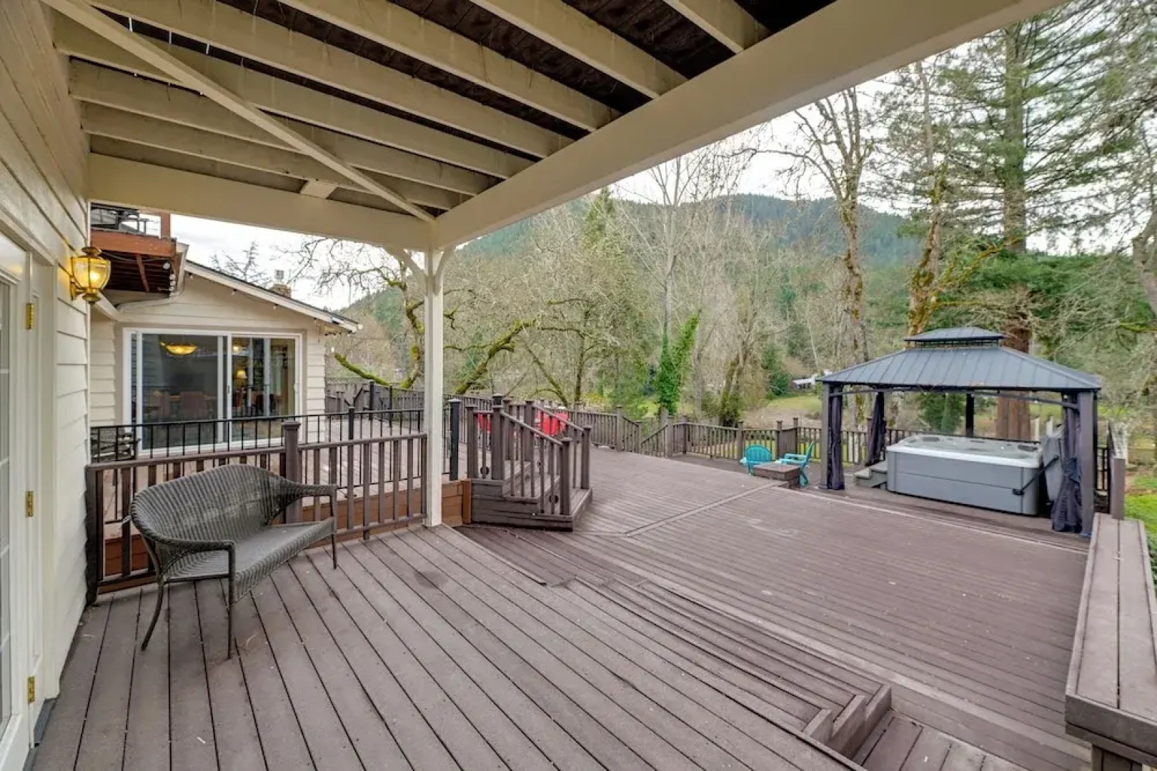 Spacious Grants Pass Home w/ Hot Tub & Views!