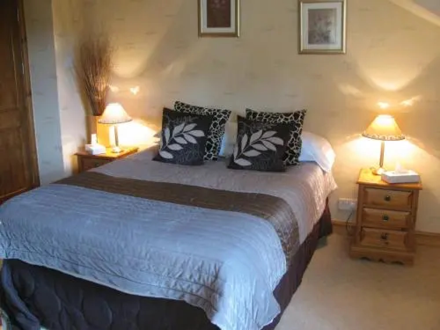 Three Horseshoes Inn