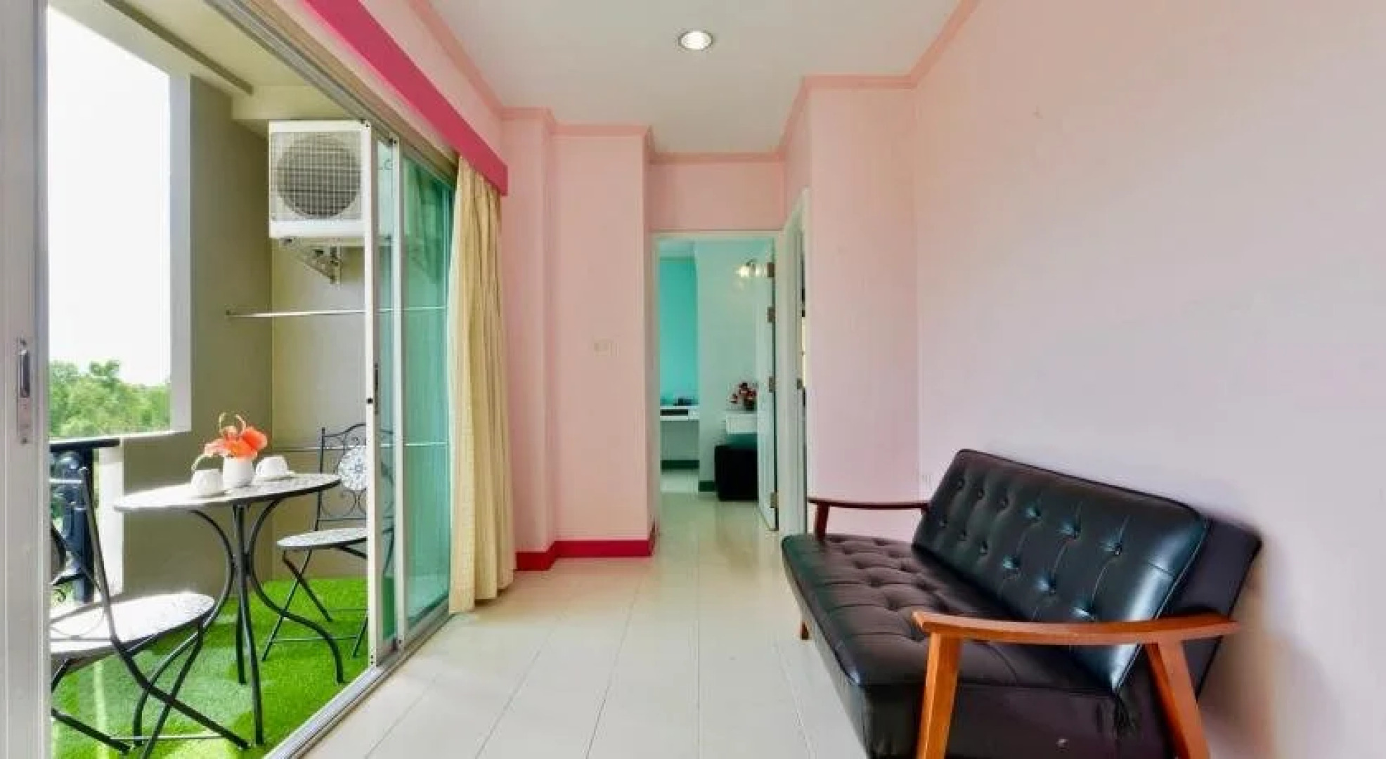 The Grand Paradise Suite