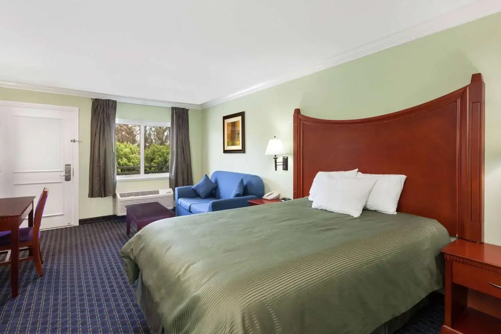 Travelodge Orange County Airport  Costa Mesa