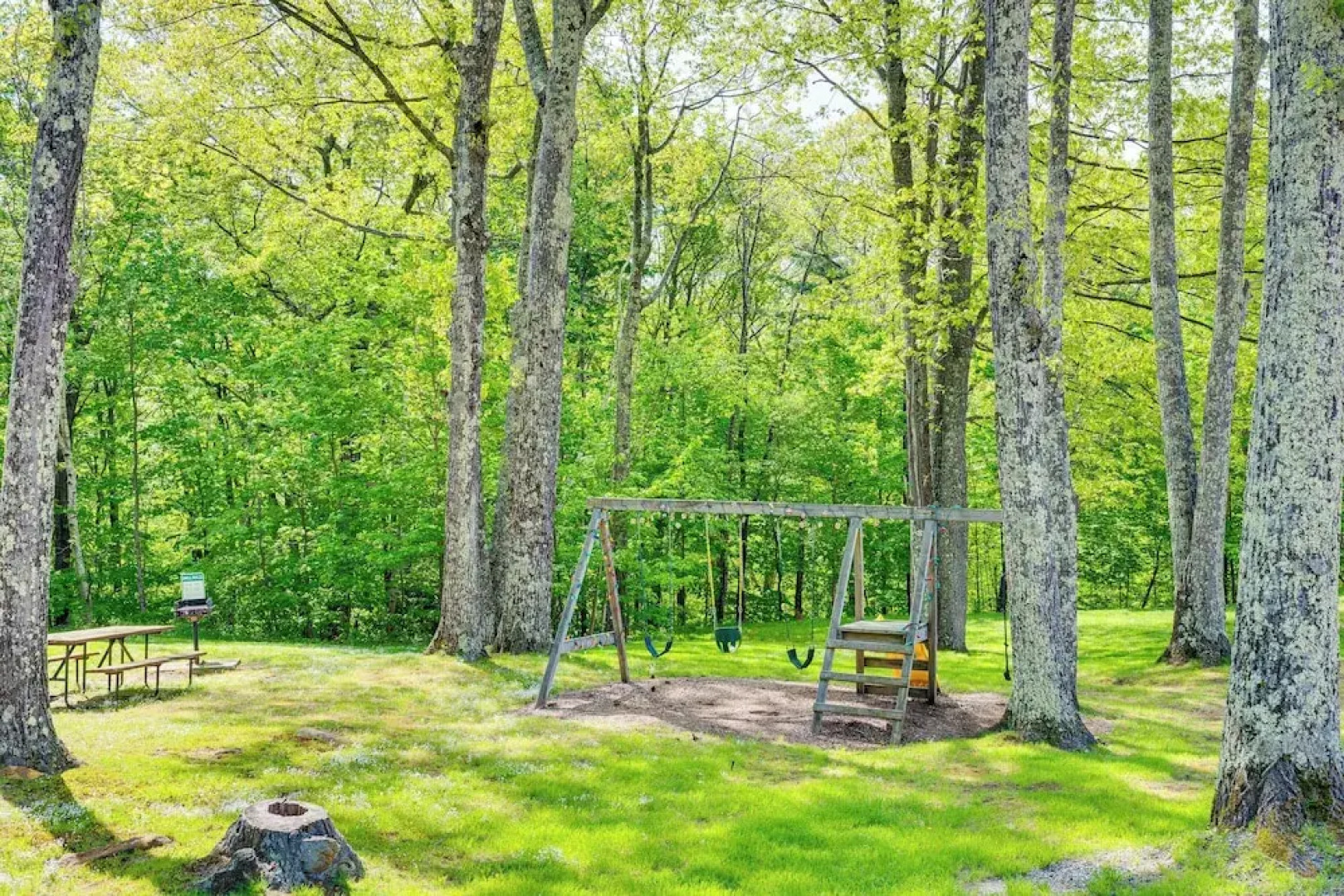 Ski, Hike & More: White Mountains Family Home