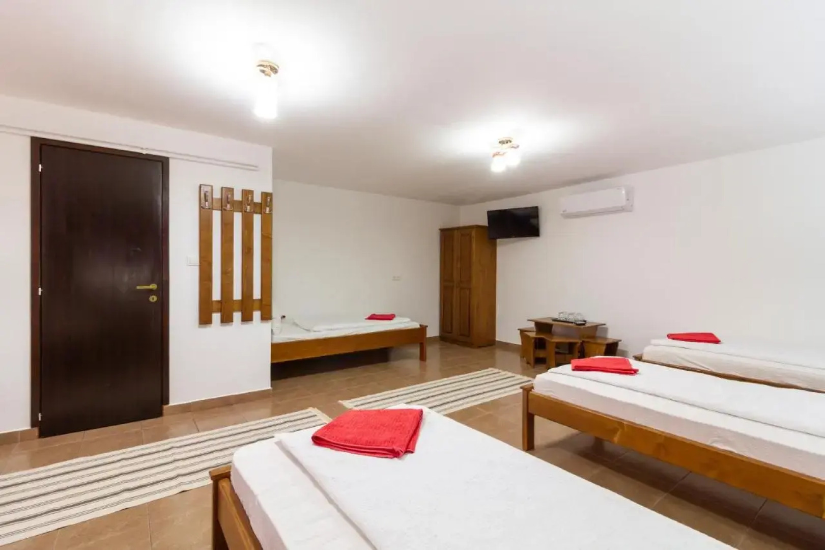 Airport Kroly Centrl 75