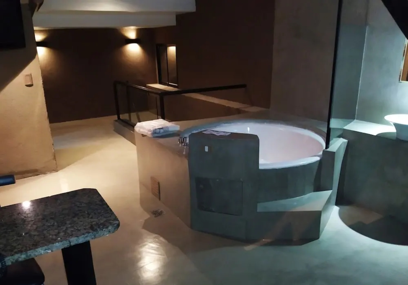 PH Suites - Adults Only