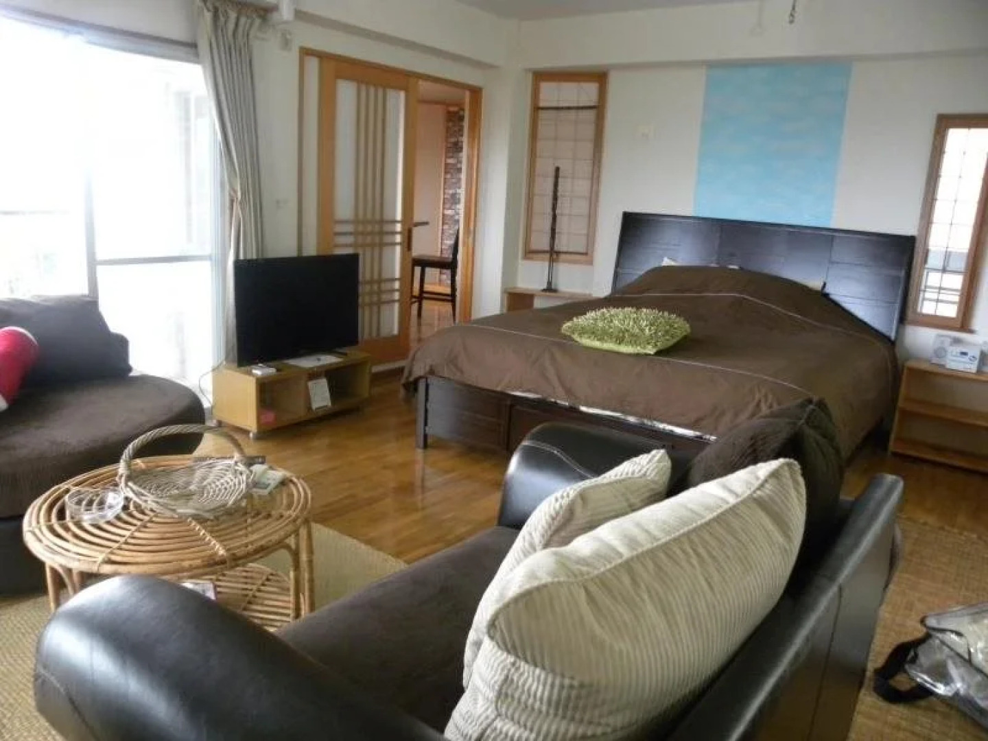 OOZI Resort Condo Hotel & Cafe