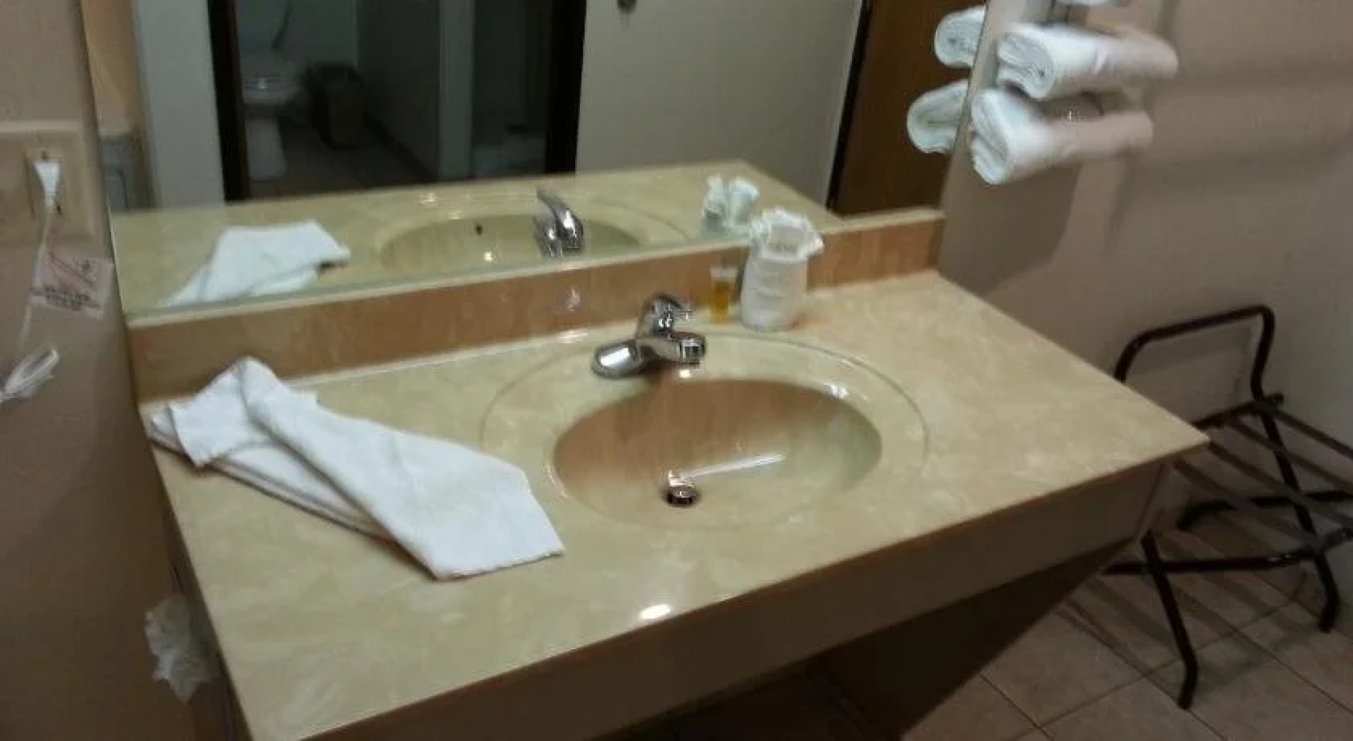Centerstone Inn & Suites Carlyle