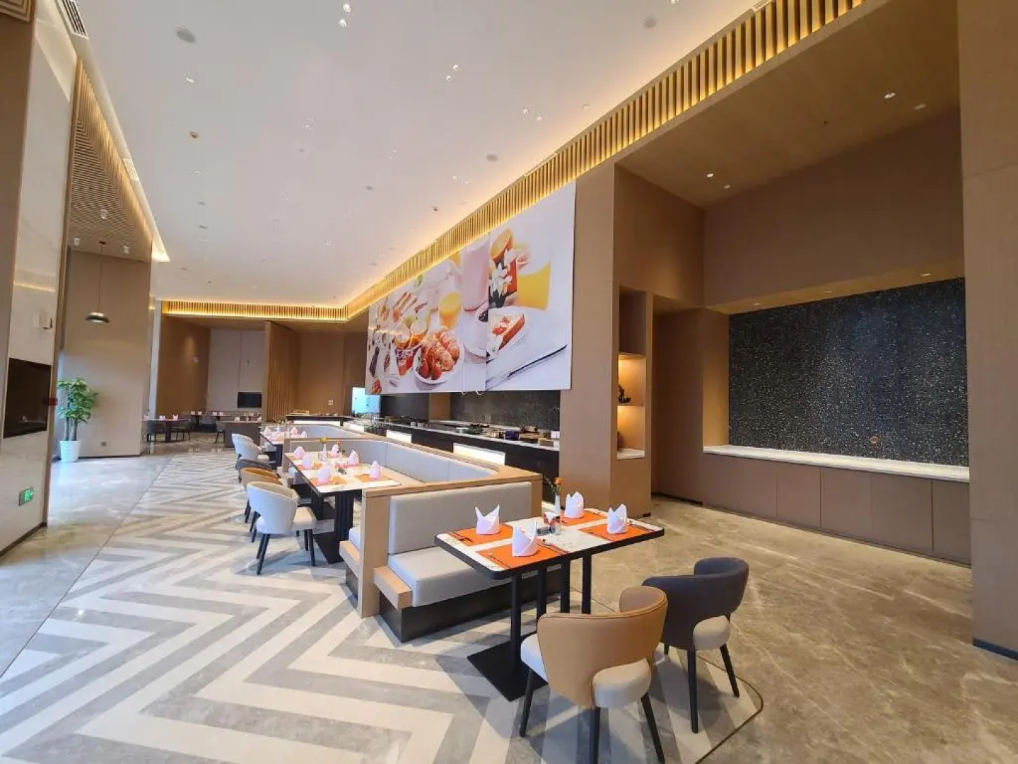 Holiday Inn Luzhou Longjian by IHG