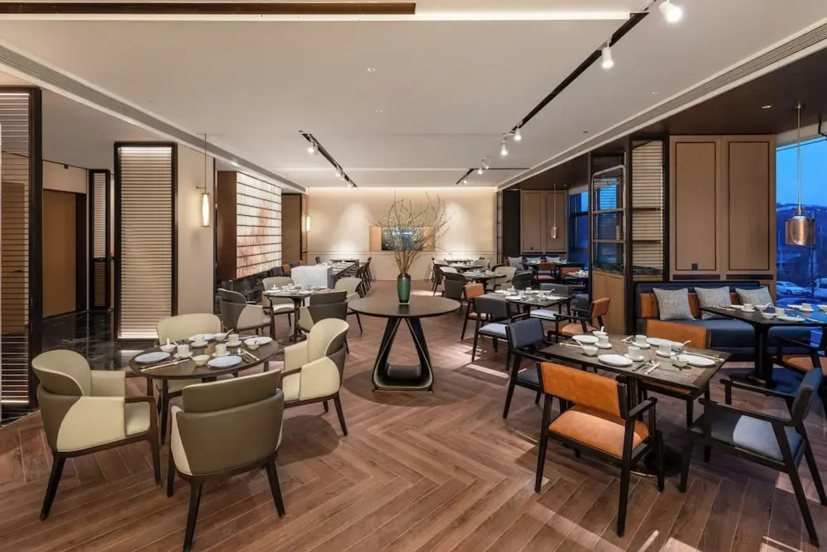 Howard Johnson By Wyndham Guotou Plaza Zigong