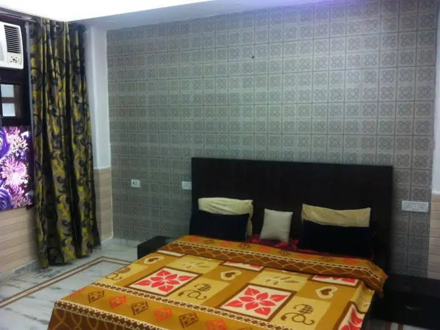 OYO 19389 SilverKey Rajouri Garden