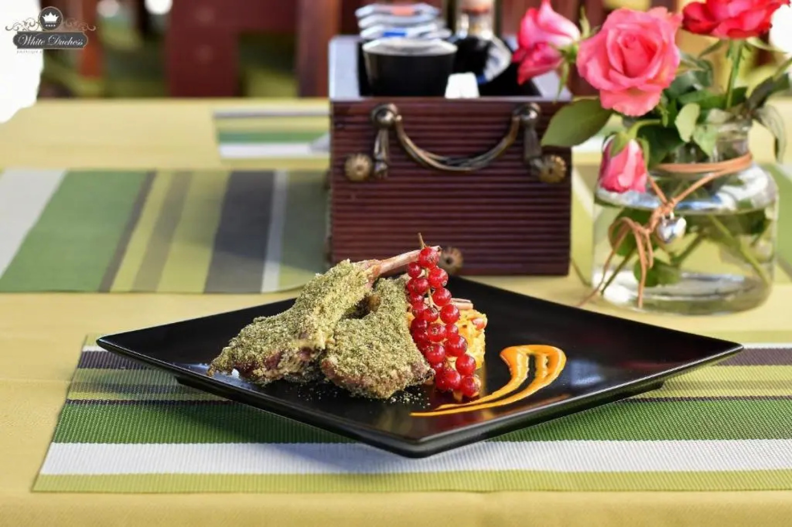 Boutique Vila White Duchess