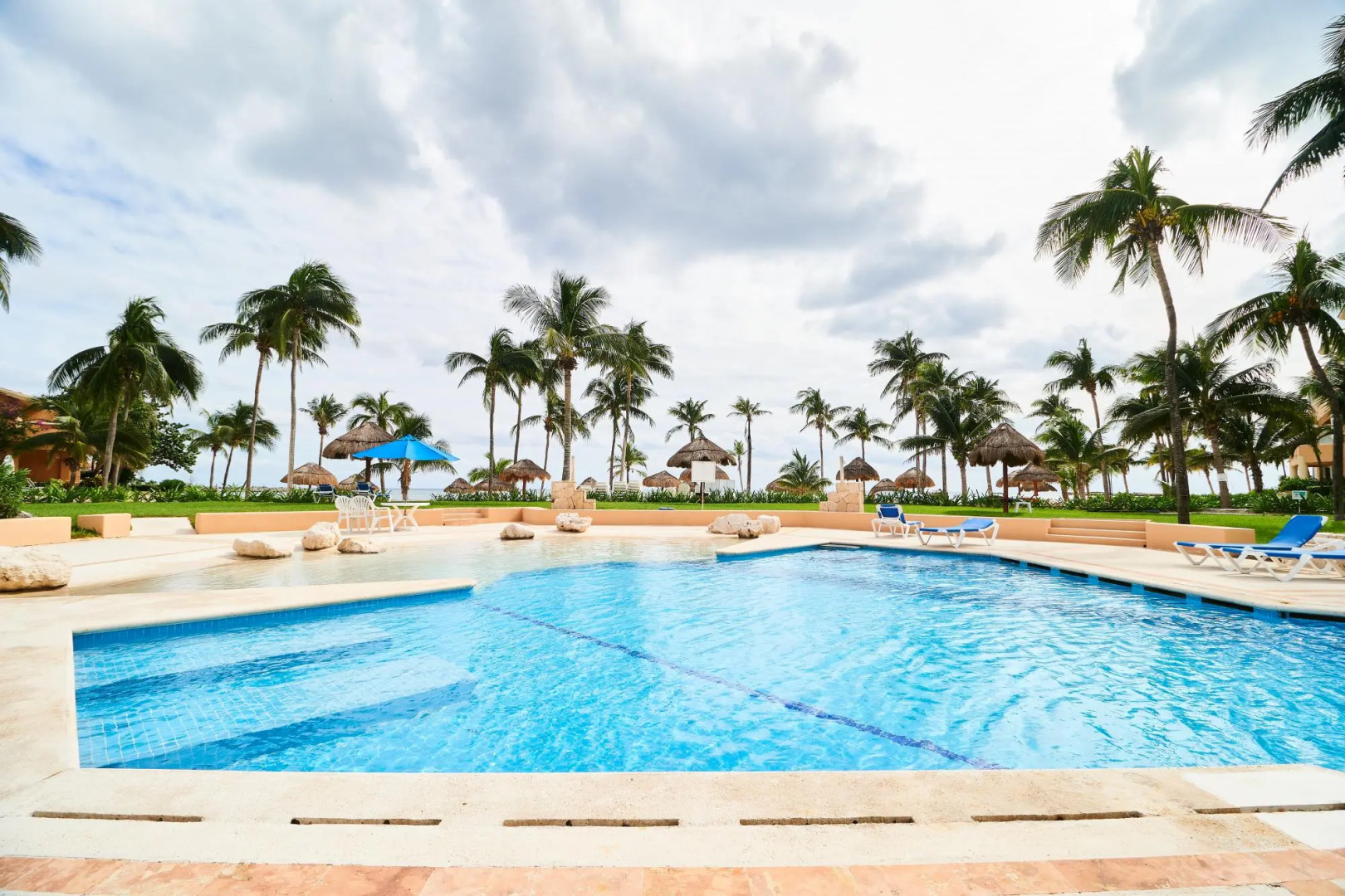 Peaceful Rustic Apartment Beachfront Swimming Pool Terrace Awesome Amenities