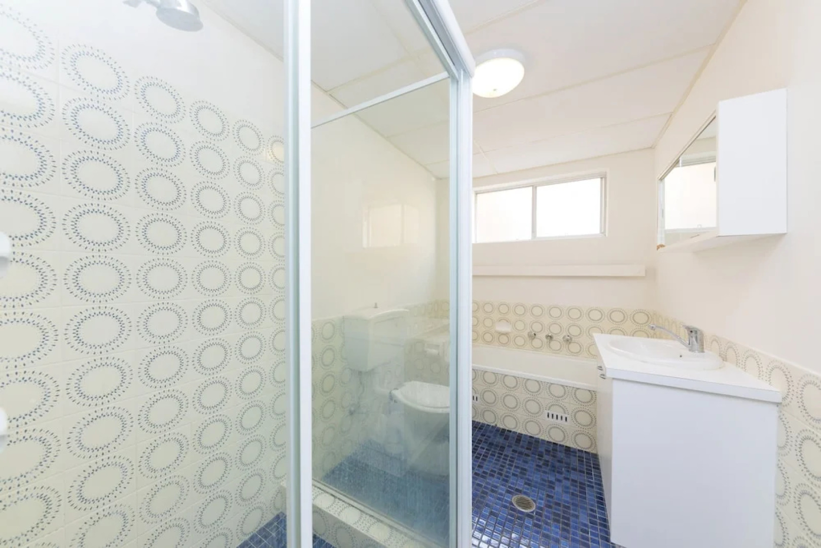 Dolphin Court unit 1