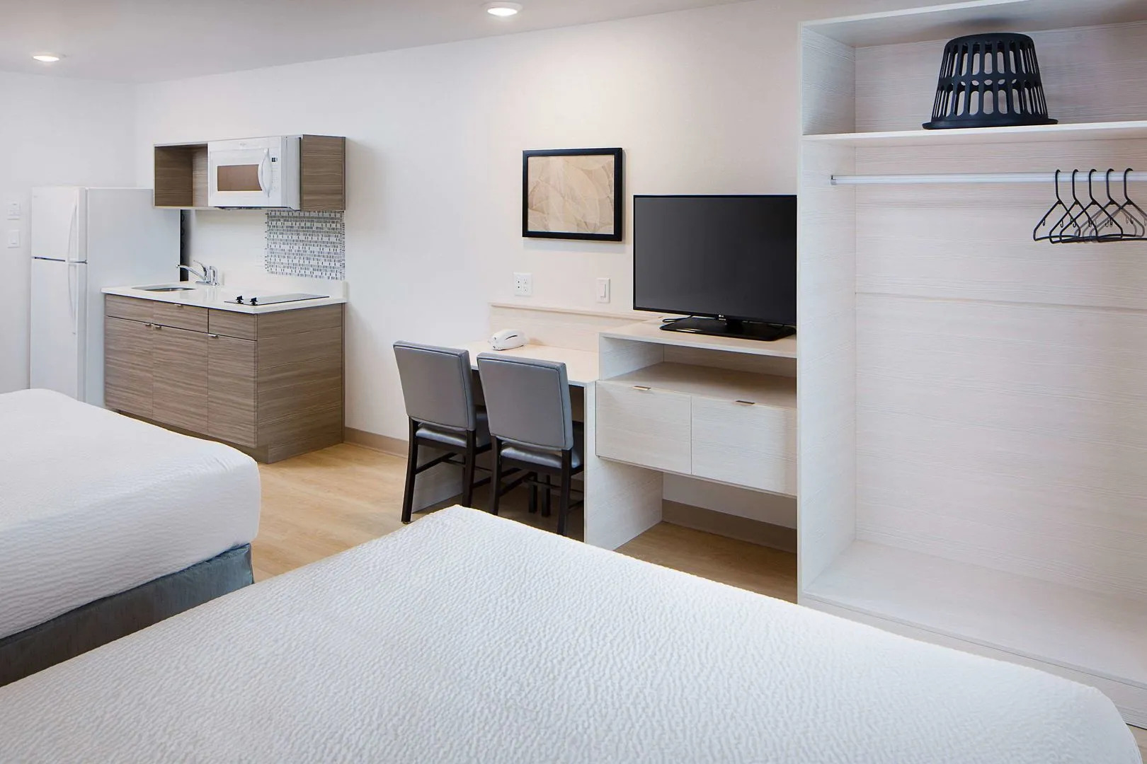 WoodSpring Suites Seattle Everett