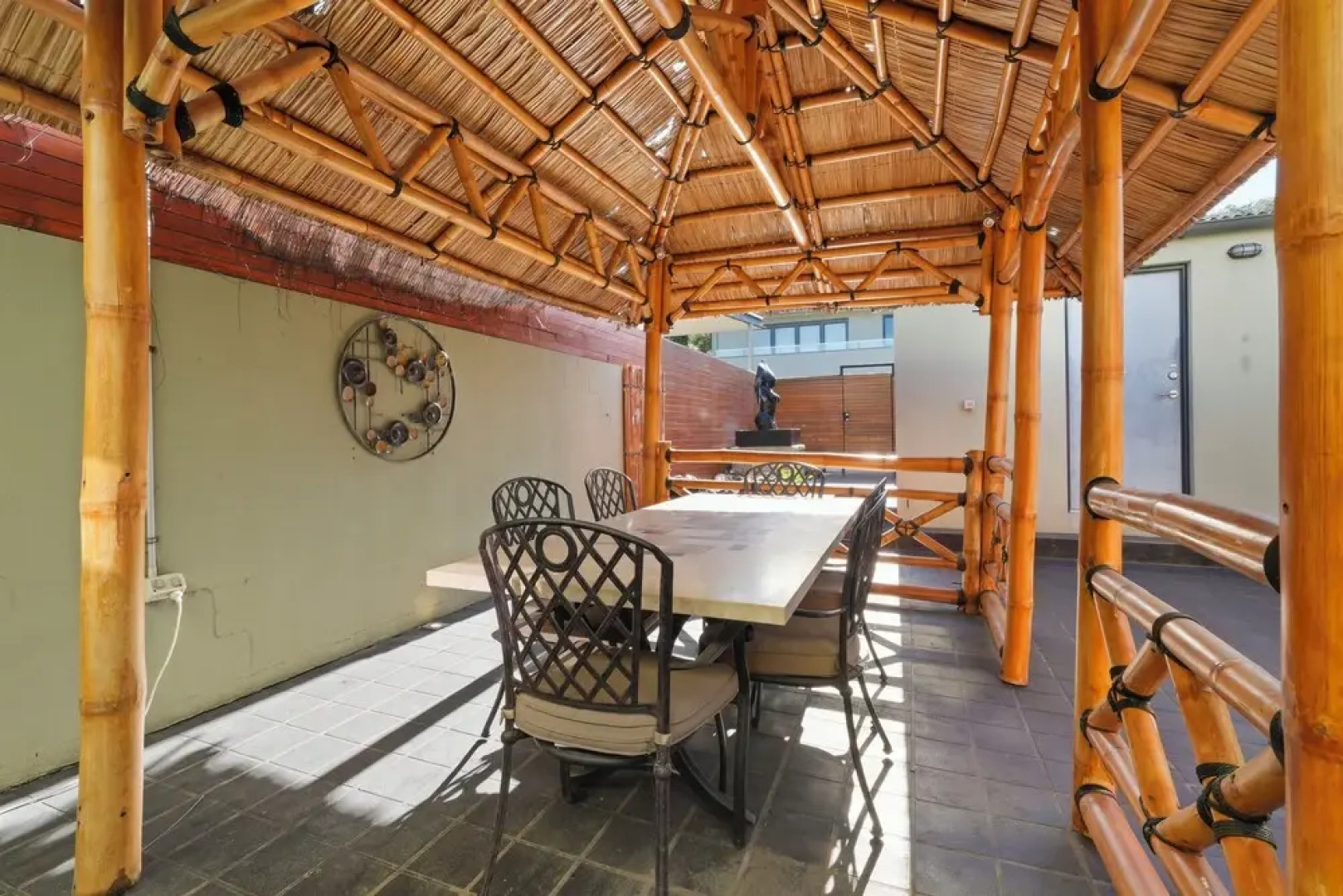 Waterfront Home - Gorgeous Views - 2 Bed