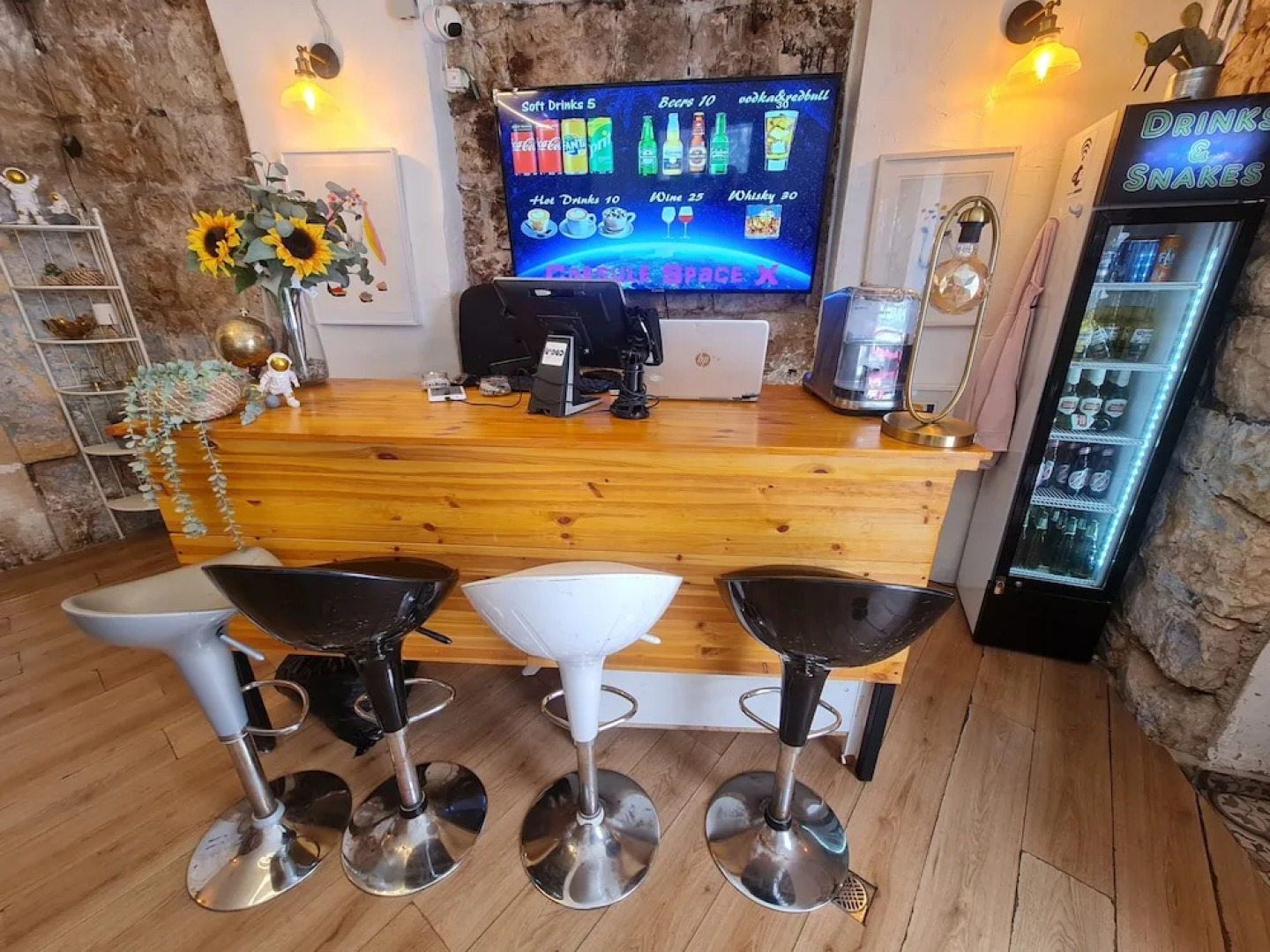 Capsule & Dormitory Space-X