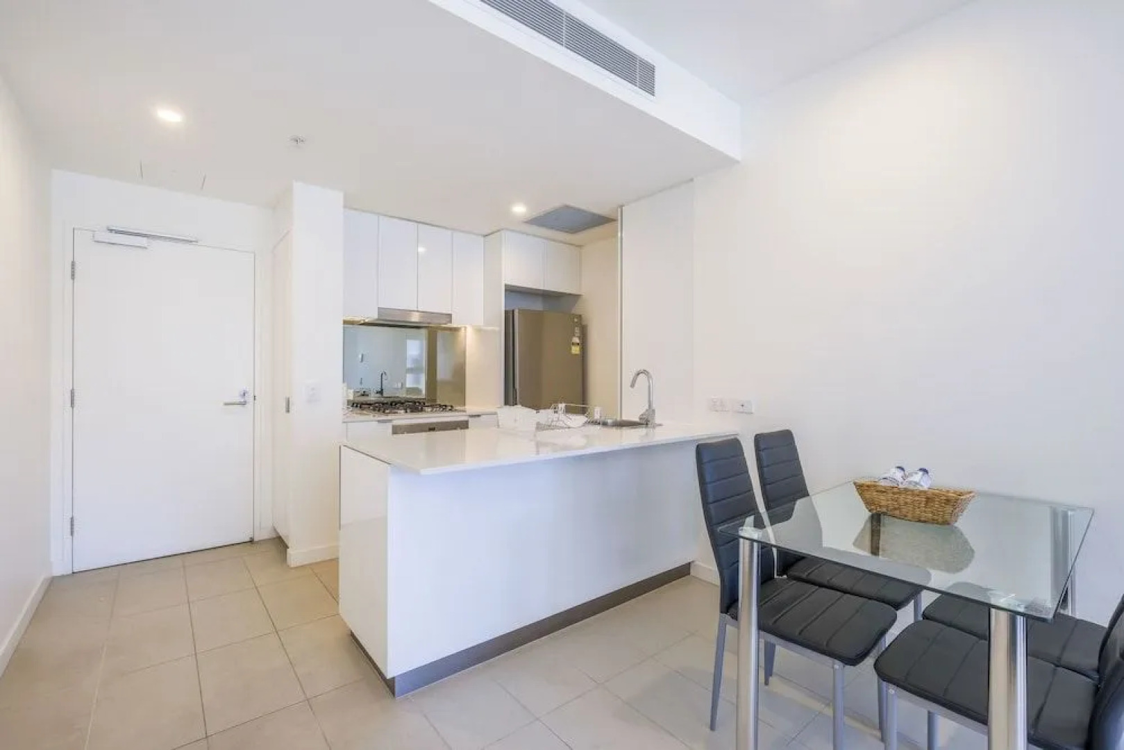 Sofun Apartment In Newstead