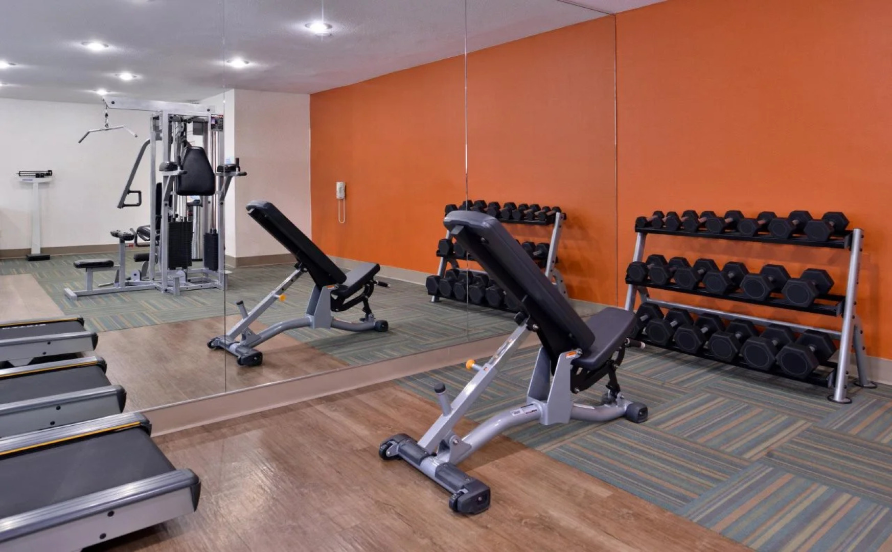 Holiday Inn Express Farmington - Bloomfield by IHG