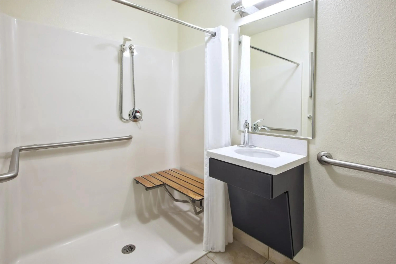 Candlewood Suites Indianapolis Airport by IHG