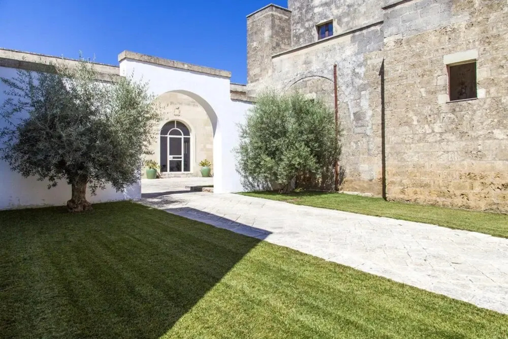 Villa With 5 Bedrooms in Giuggianello, With Private Pool, Furnished Terrace and Wifi Near the Beach