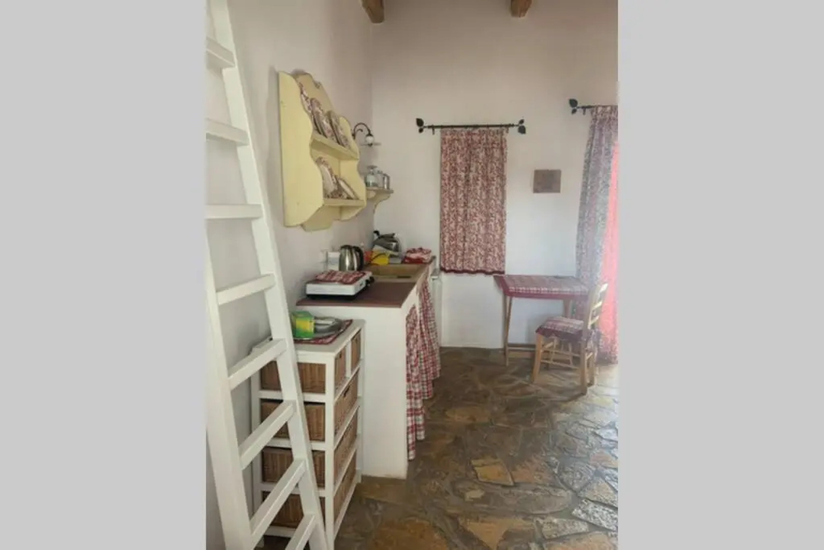 Diakofti Fishermen beachfront house