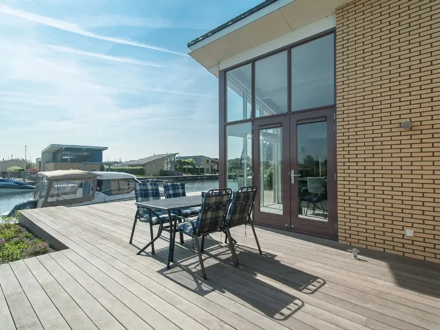 Comfortable House With a Private Jetty, in Lemmer
