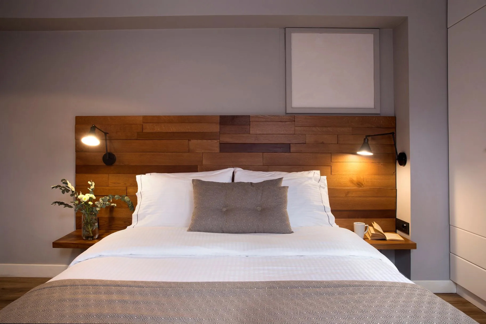 Apollon Library Suites