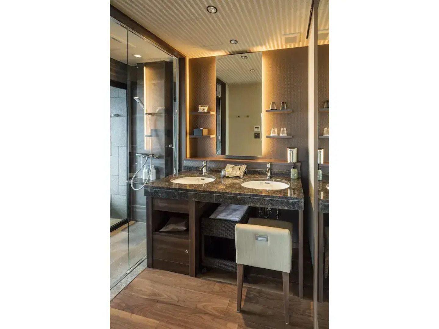 The Lake Suite Ko No Sumika