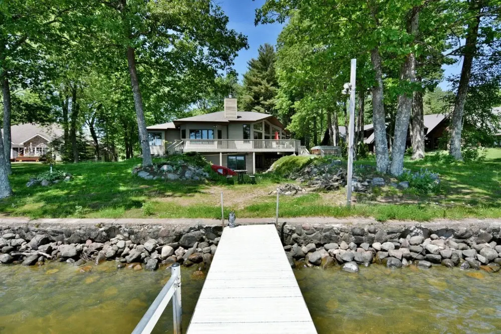 Cheif Lake Lodge 4 Bedroom Home by RedAwning