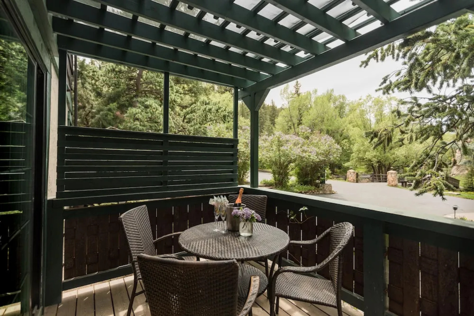 Highland Haven Creekside Inn