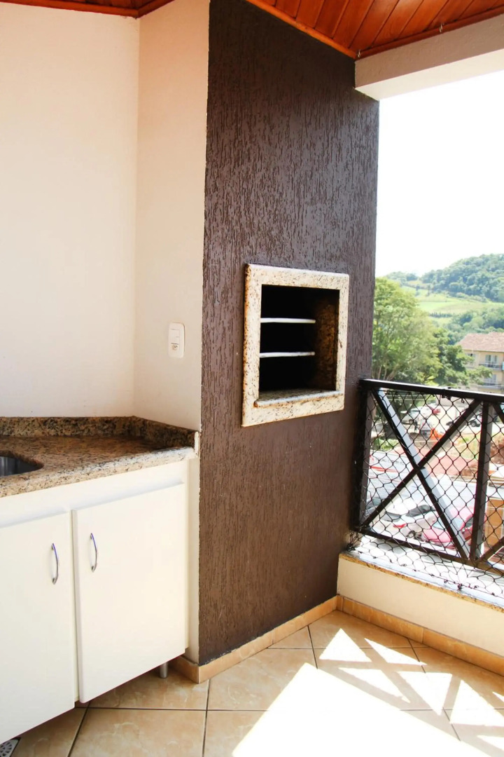 Belíssimo Apto Frente Avenida