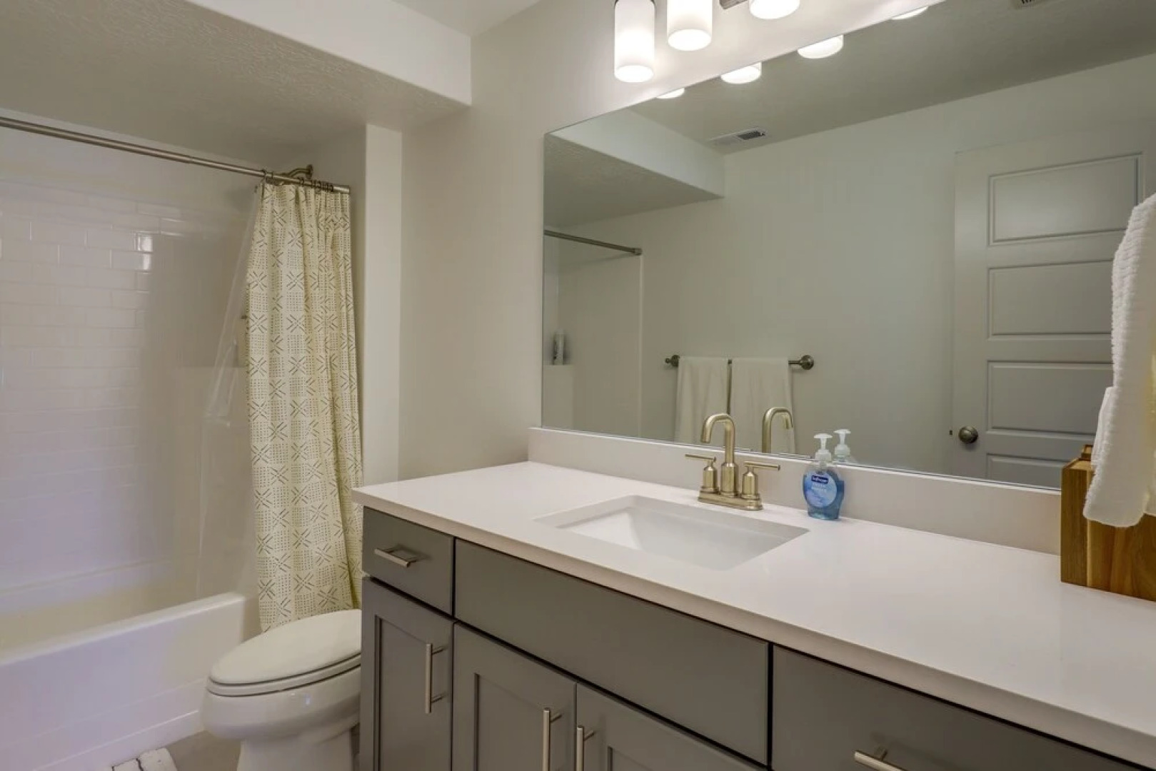 Heber Haven w/ Cozy Fireplace & Mountain Views!