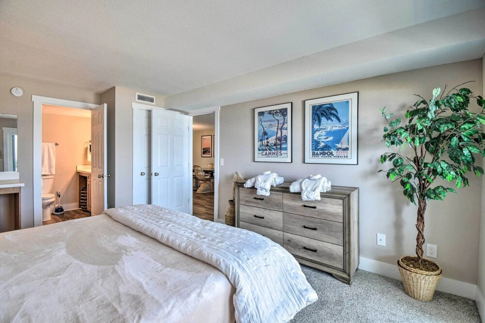 Beachfront Nags Head Condo w/ Private Balcony!