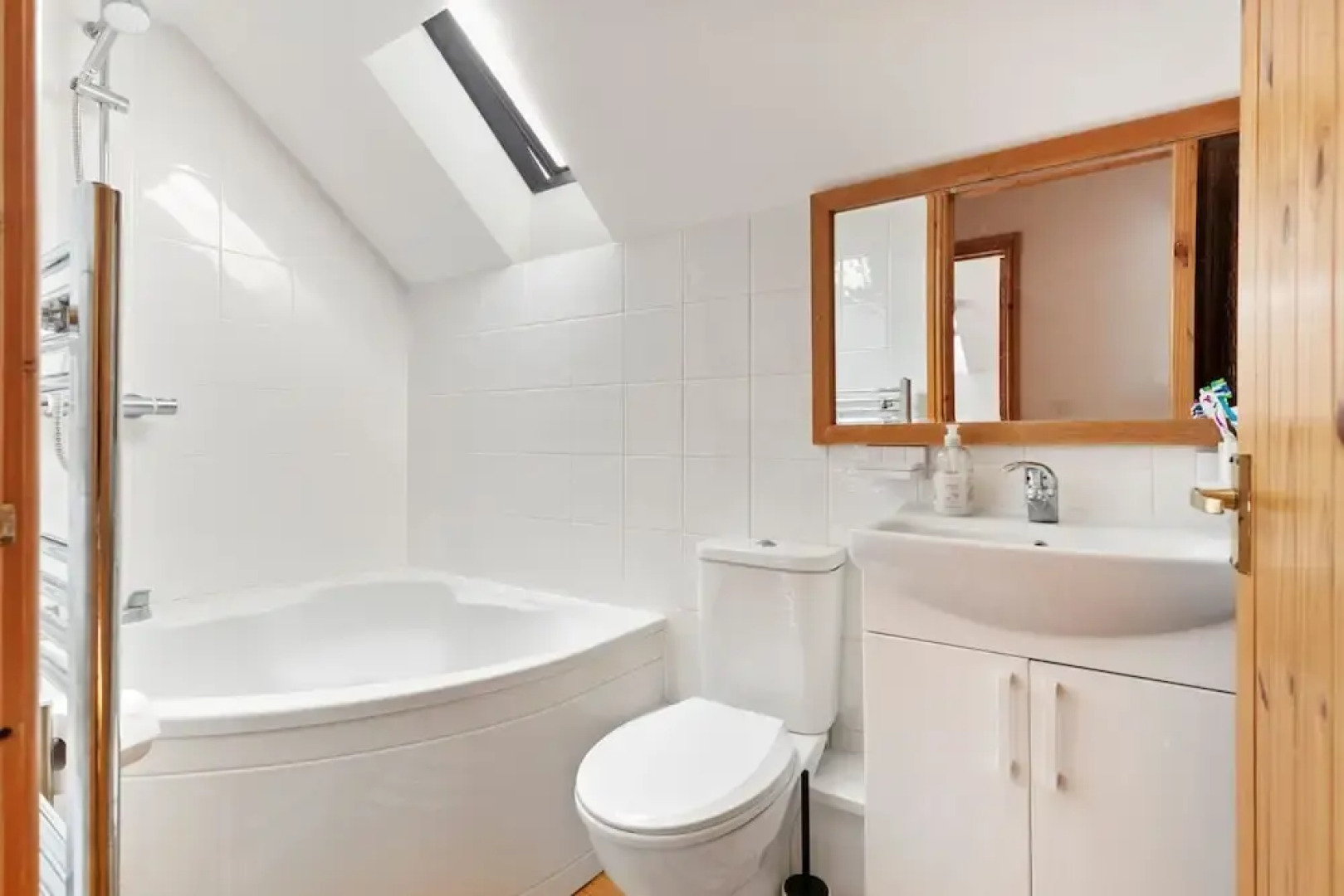 Two Hoots - Peaceful Cottage Rural Views