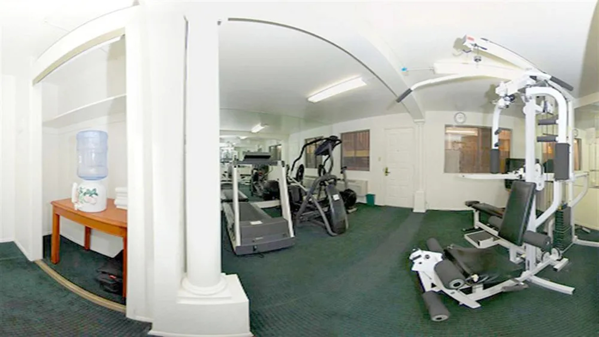 American Inn and Suites