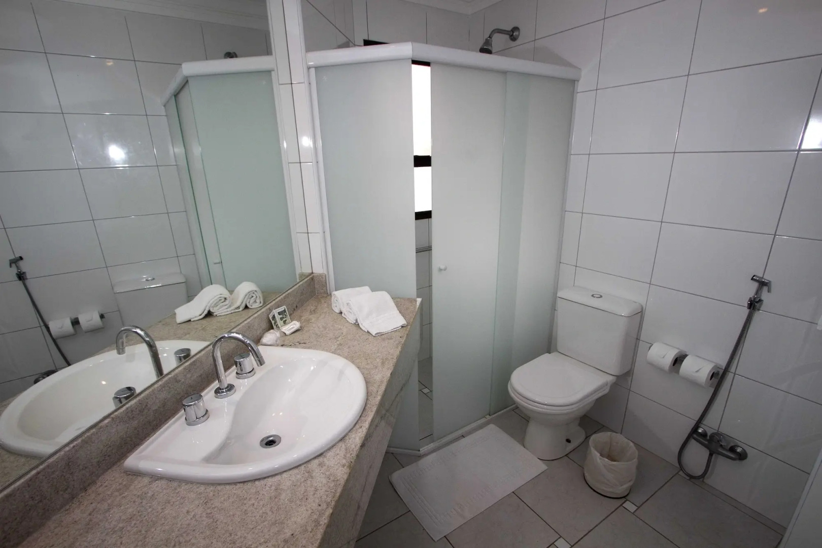 Cosmopolitan Praia Flat