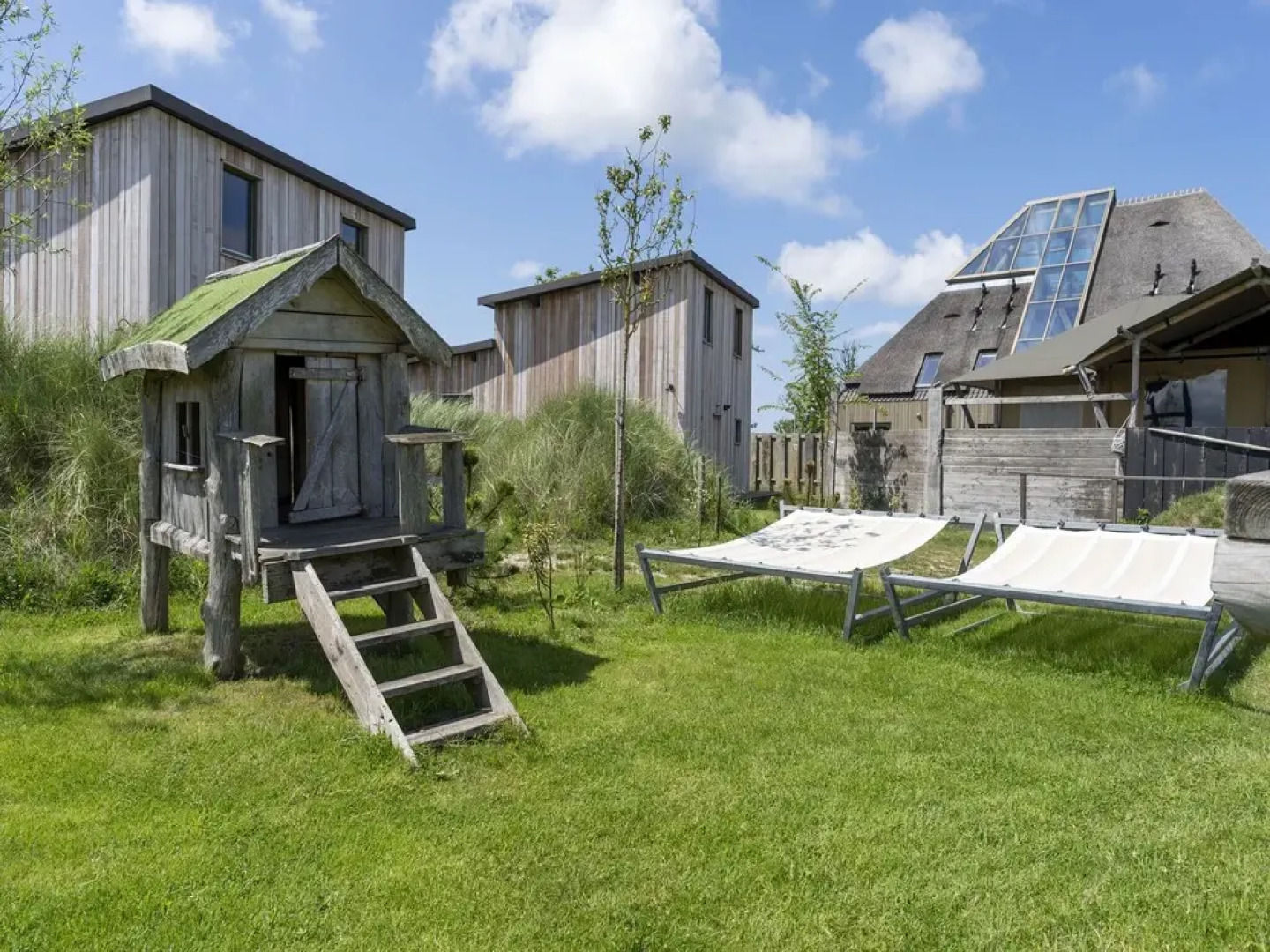 Wonderful Beach Lodge for 8 People near Beach, Sea, & Village of Callantsoog