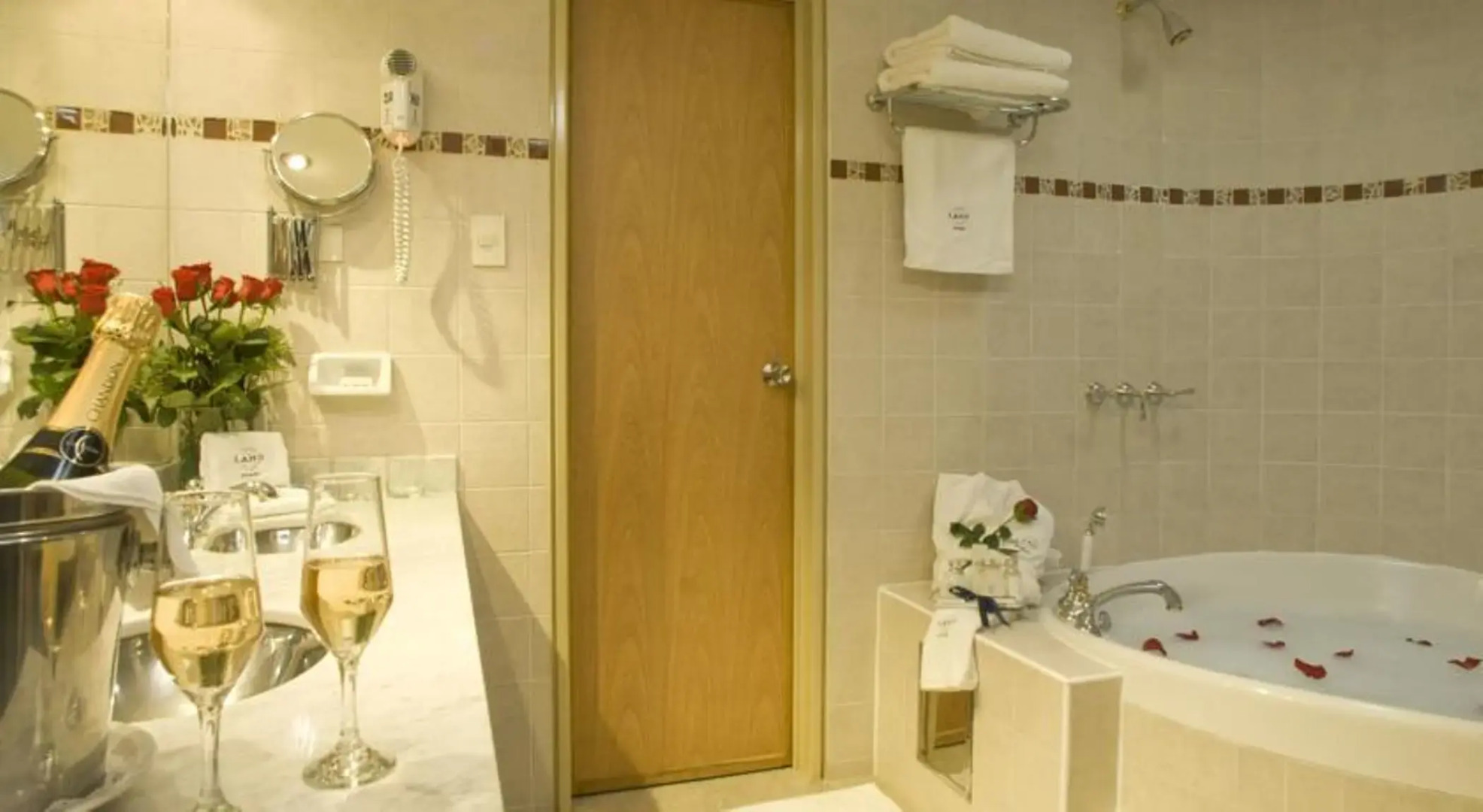 Land Express Neuquén Hotel