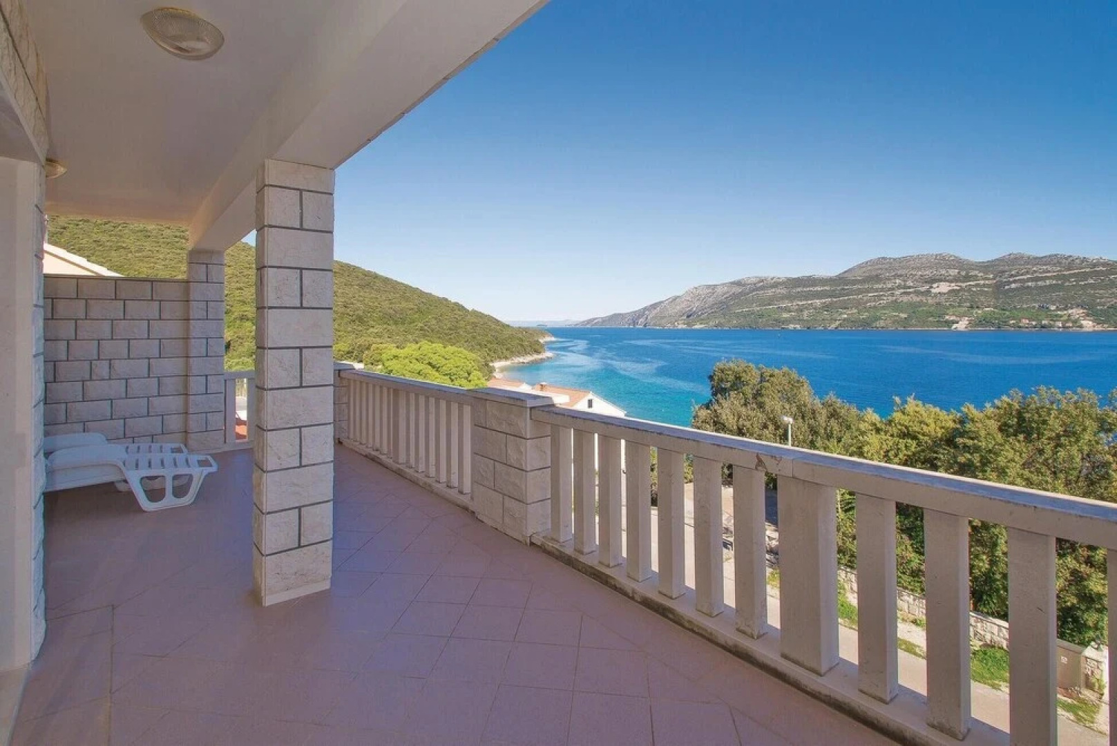 Beautiful Home in Korcula With Wifi and 4 Bedrooms