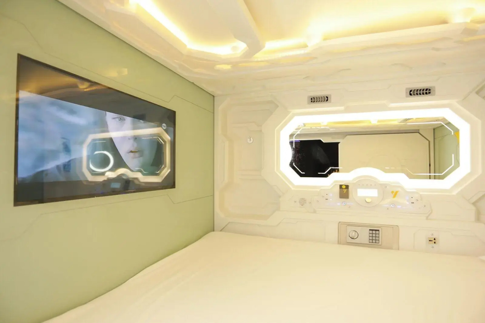 The Yellow Capsule Cancun Close to Airport