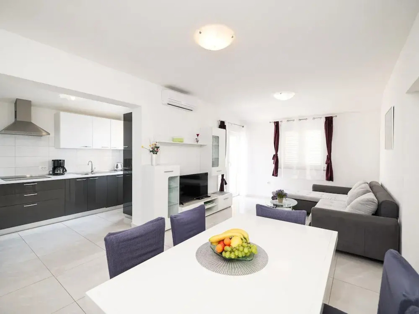 Spasious two Storey Holiday Home With Great Sea View Terrace